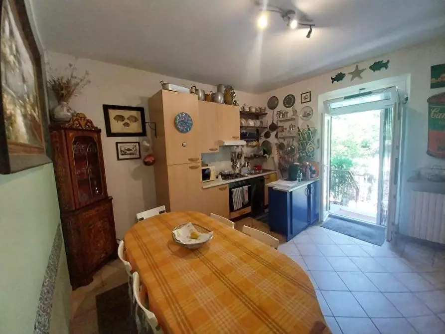 Immagine 9 di Casa semindipendente in vendita  a Ameglia