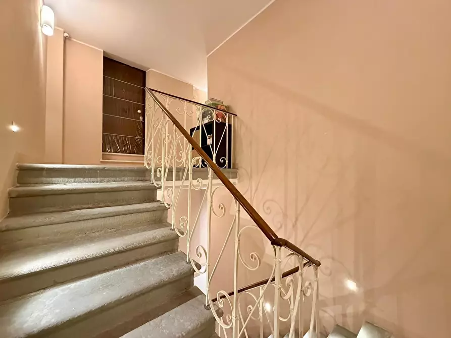 Immagine 35 di Mansarda in vendita  a Lucca
