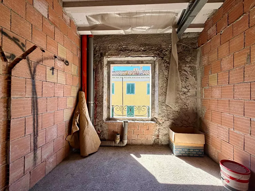 Immagine 24 di Mansarda in vendita  a Lucca
