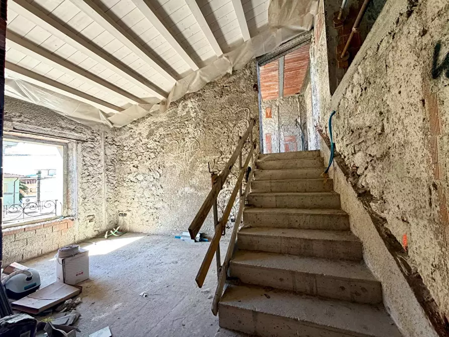 Immagine 26 di Mansarda in vendita  a Lucca