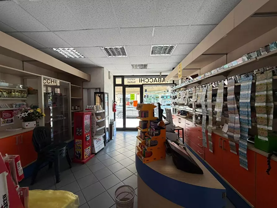 Immagine 8 di Attività commerciale in vendita  a Scandicci