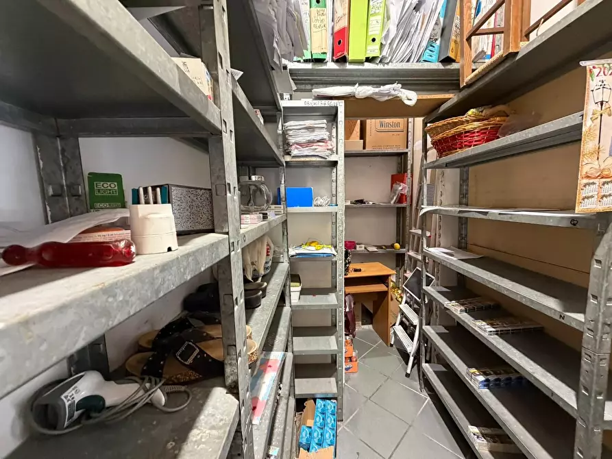 Immagine 12 di Attività commerciale in vendita  a Scandicci