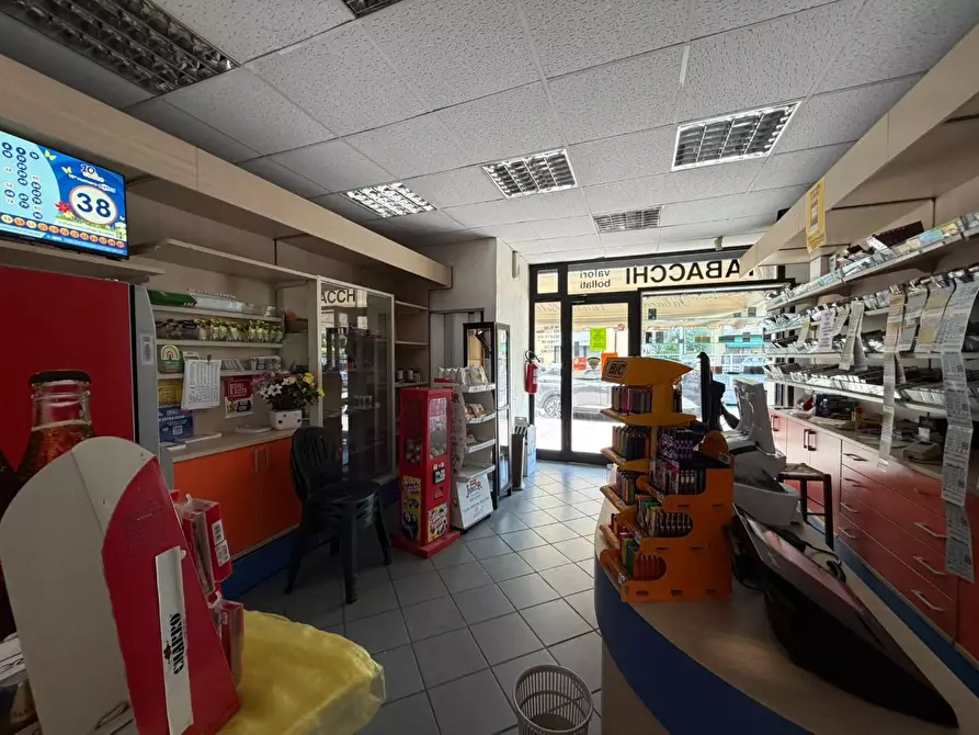 Immagine 6 di Attività commerciale in vendita  a Scandicci