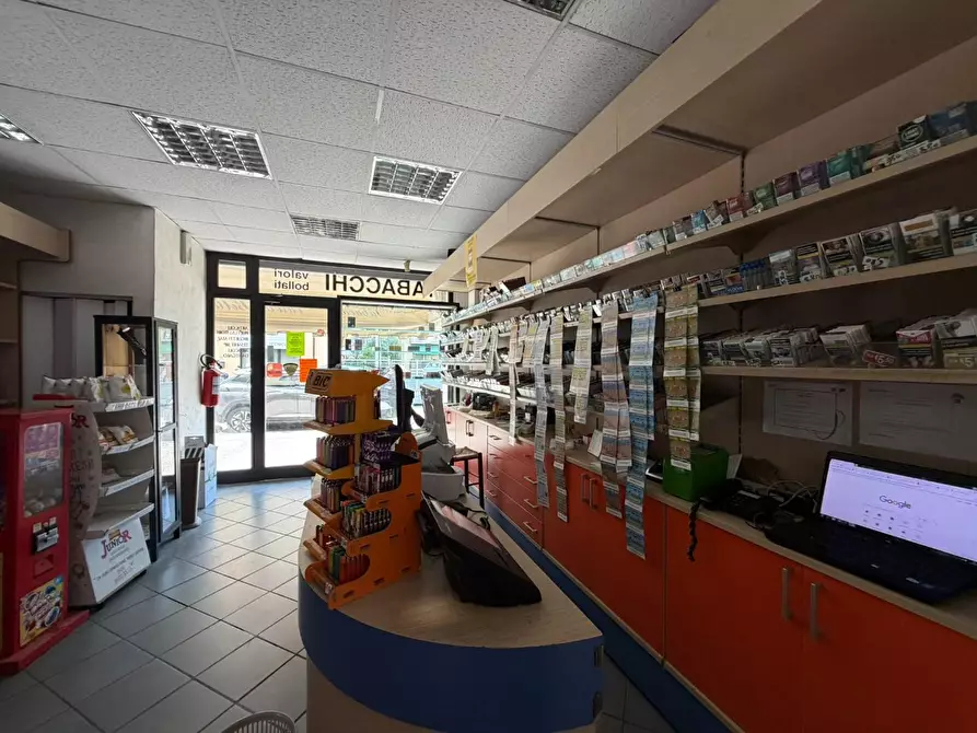Immagine 7 di Attività commerciale in vendita  a Scandicci