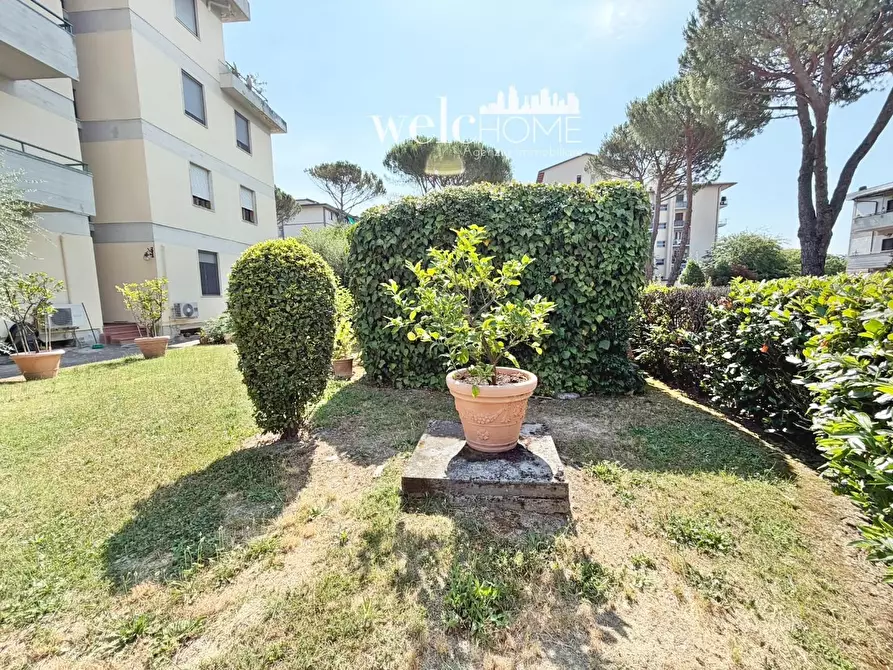 Immagine 42 di Appartamento in vendita  a Campi Bisenzio