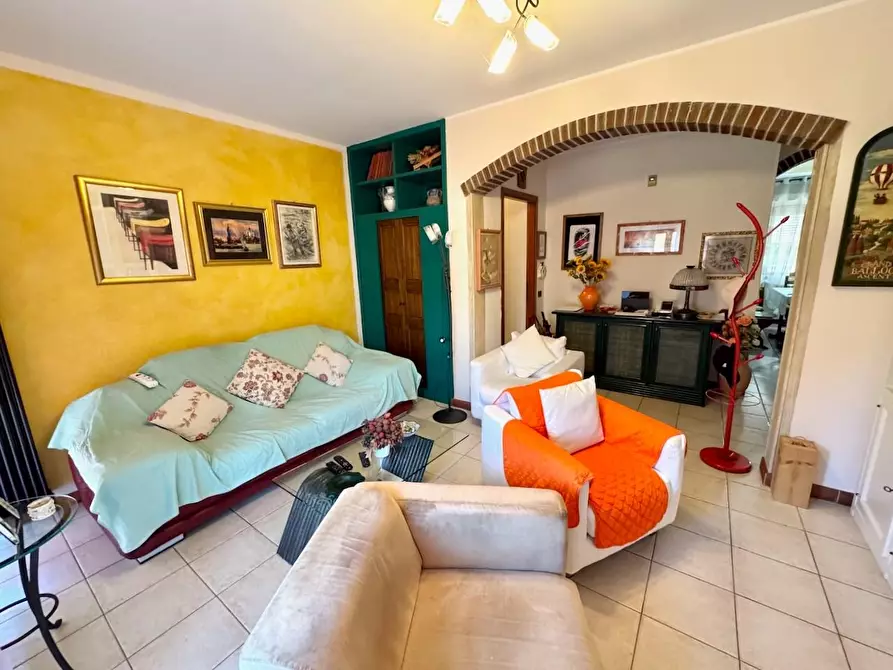 Immagine 2 di Appartamento in vendita  a Cascina