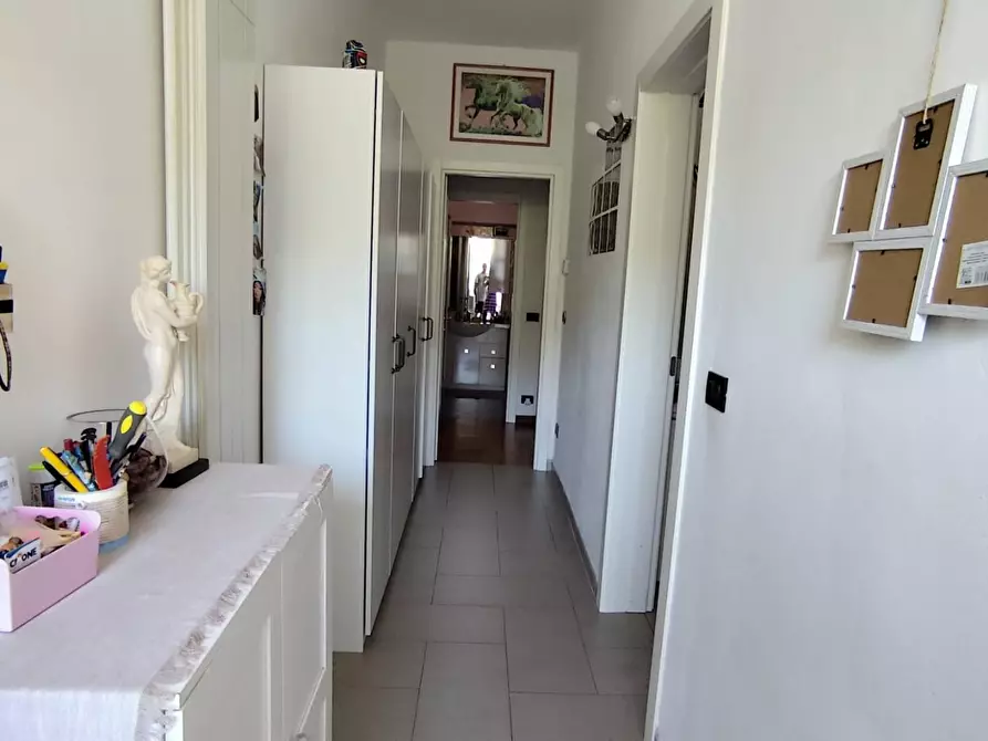 Immagine 10 di Appartamento in vendita  a Massa