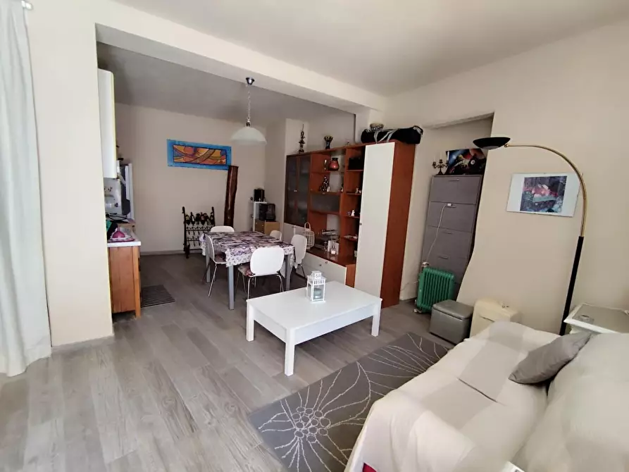 Immagine 16 di Appartamento in vendita  a Massa