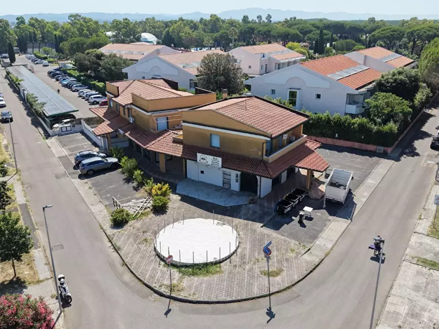 Immagine 1 di Casa quadrifamiliare in vendita  a Cecina