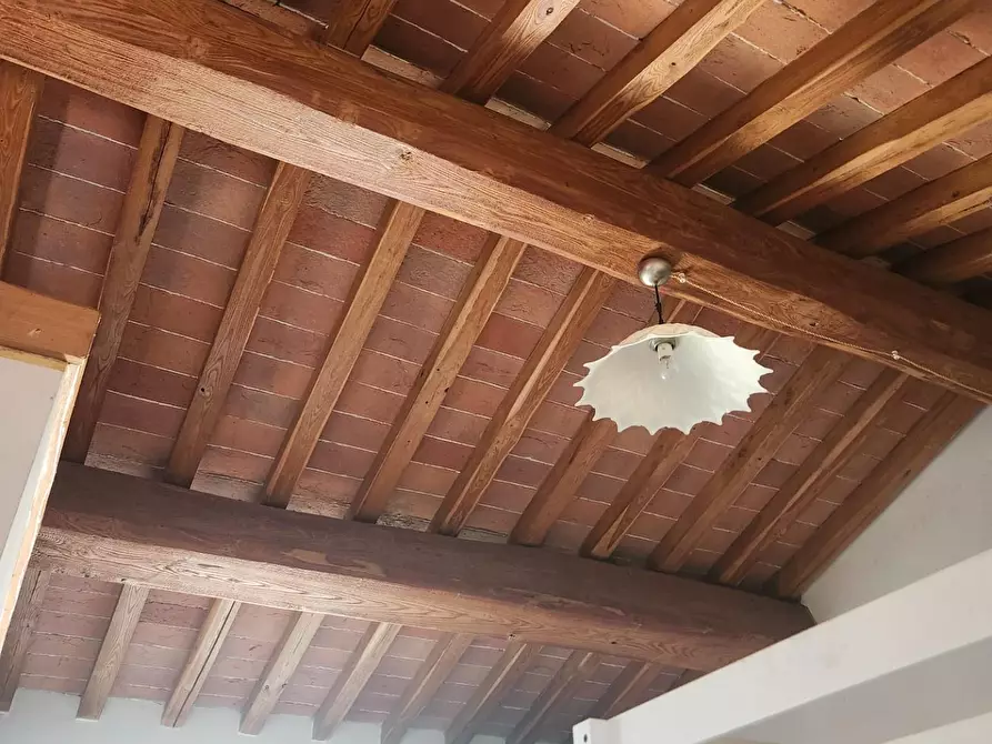 Immagine 2 di Villa in vendita  a Carrara