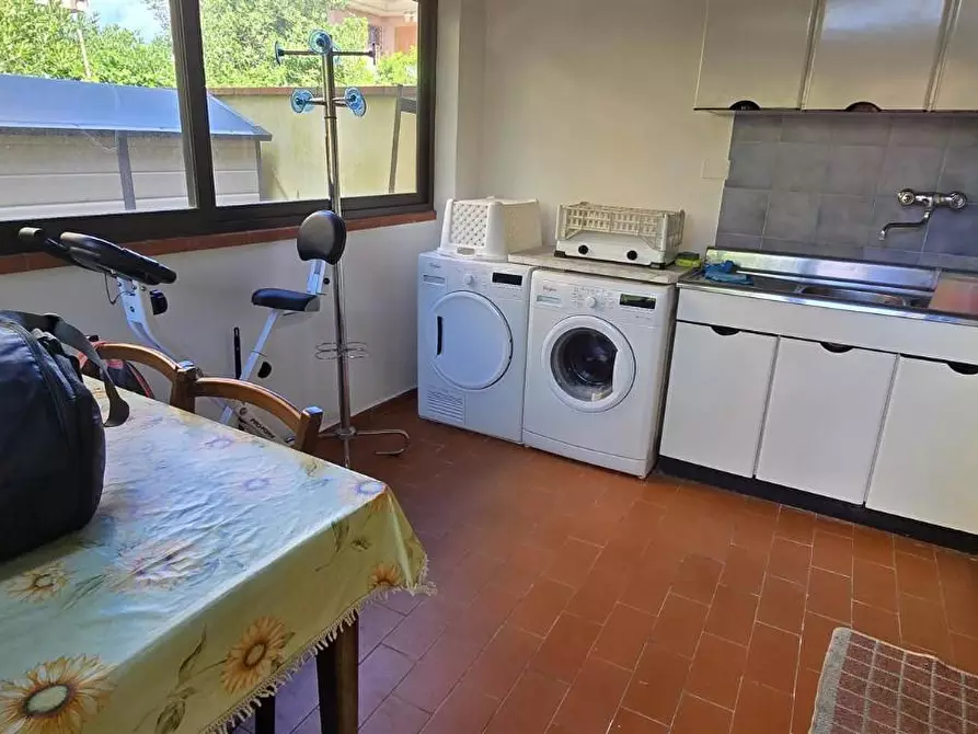 Immagine 6 di Appartamento in vendita  a Massa