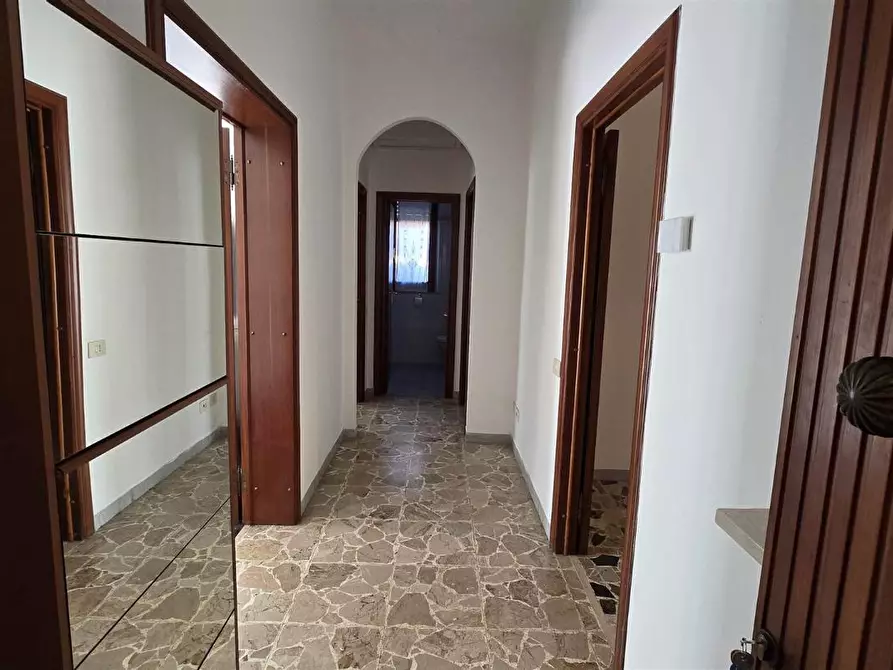 Immagine 7 di Appartamento in vendita  a Massa
