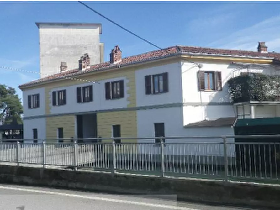 Immagine 2 di Capannone industriale in vendita  a Ivrea