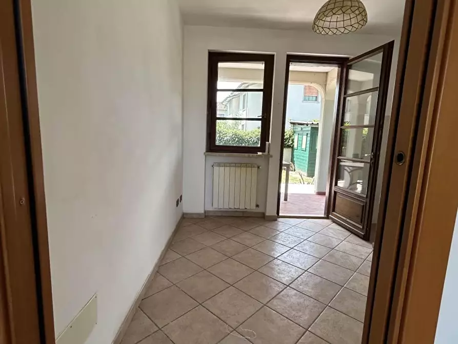 Immagine 2 di Villetta a schiera in vendita  a Viareggio