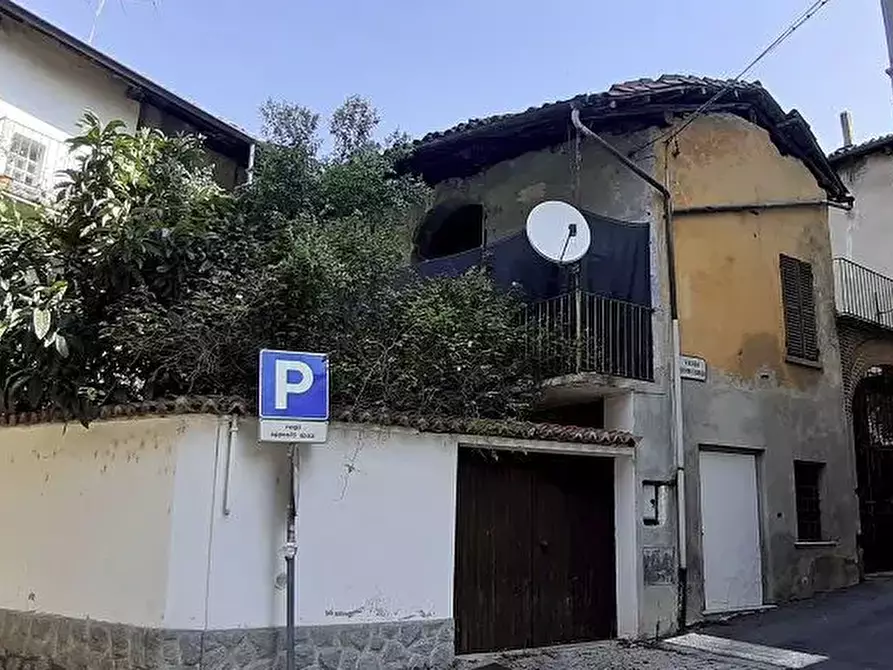 Immagine 5 di Palazzo in vendita  a Strambino
