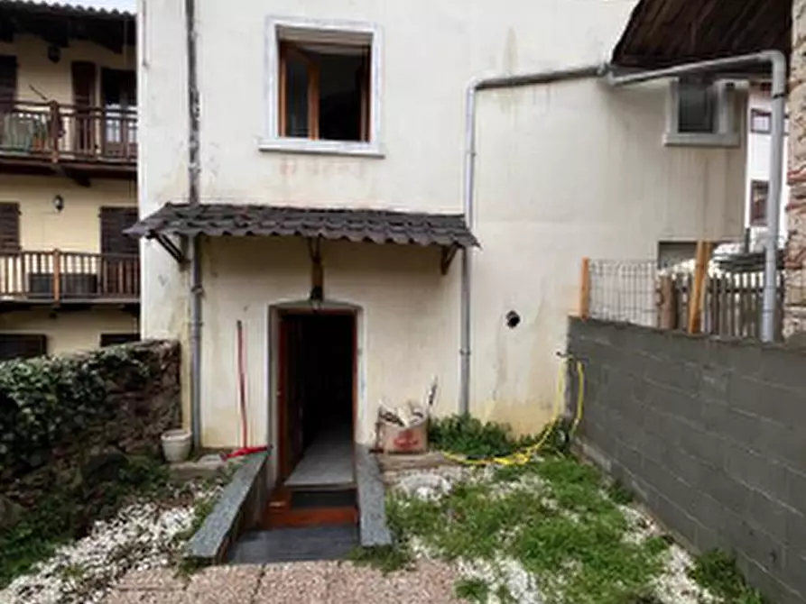 Immagine 1 di Palazzo in vendita  a Torre Canavese