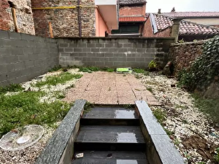 Immagine 2 di Palazzo in vendita  a Torre Canavese