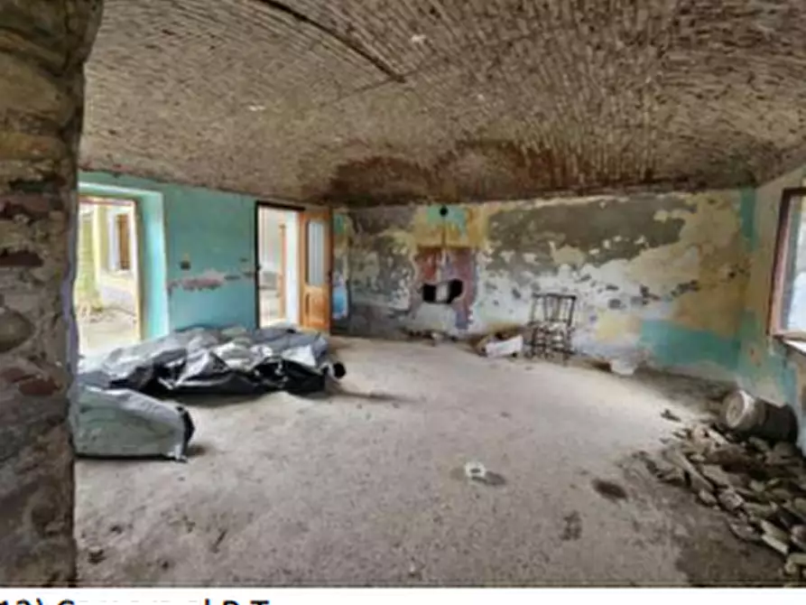 Immagine 9 di Palazzo in vendita  a Maglione