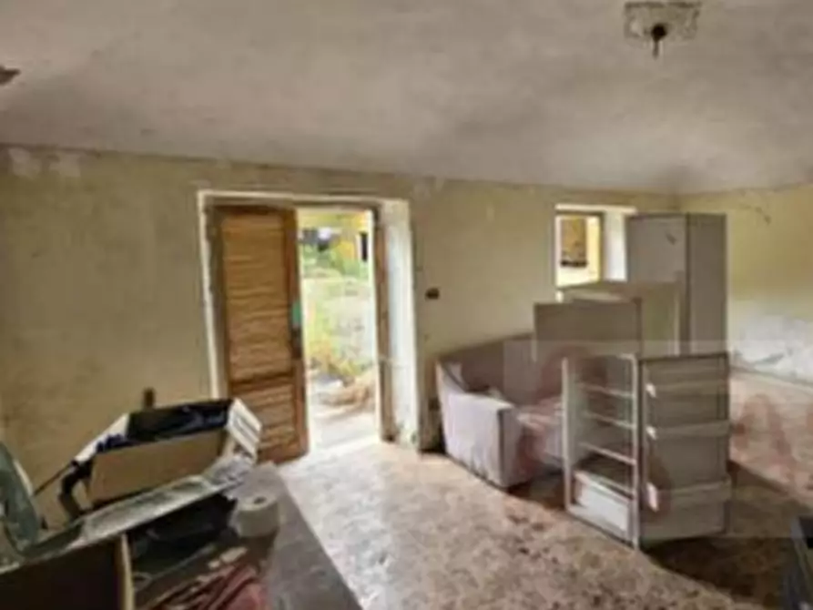 Immagine 8 di Palazzo in vendita  a Maglione