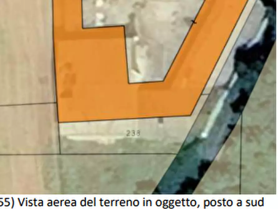 Immagine 23 di Palazzo in vendita  a Maglione