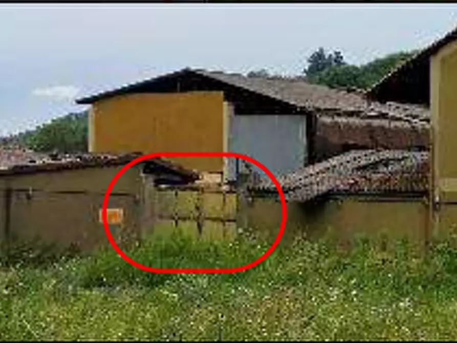 Immagine 3 di Palazzo in vendita  a Maglione