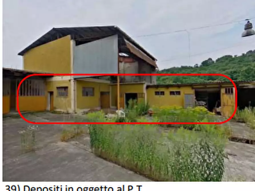 Immagine 20 di Palazzo in vendita  a Maglione