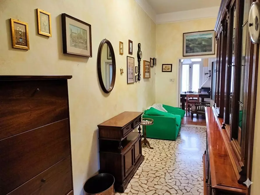 Immagine 5 di Appartamento in vendita  a Massa