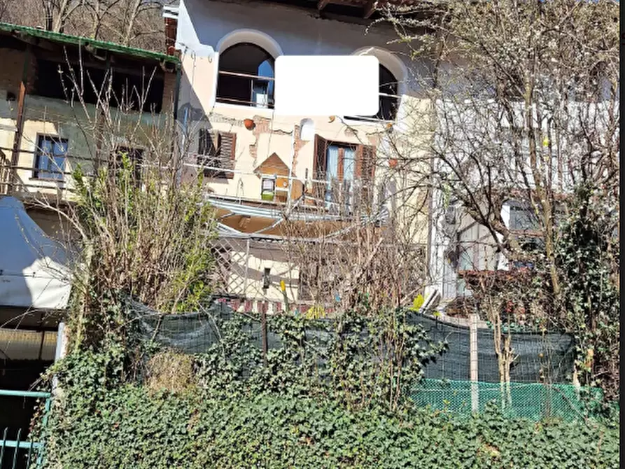 Immagine 1 di Palazzo in vendita  a Front