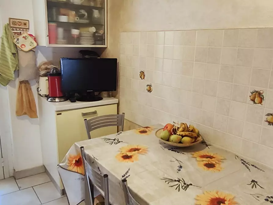 Immagine 11 di Appartamento in vendita  a Carrara