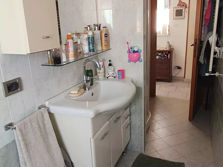 Immagine 18 di Appartamento in vendita  a Carrara