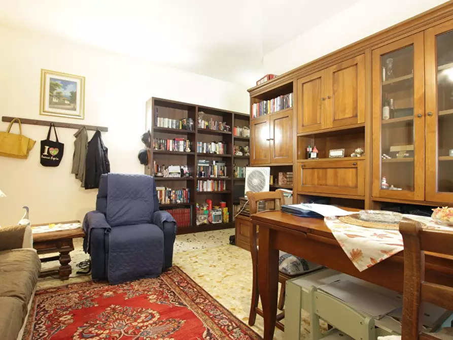 Immagine 3 di Appartamento in vendita  a Monticiano