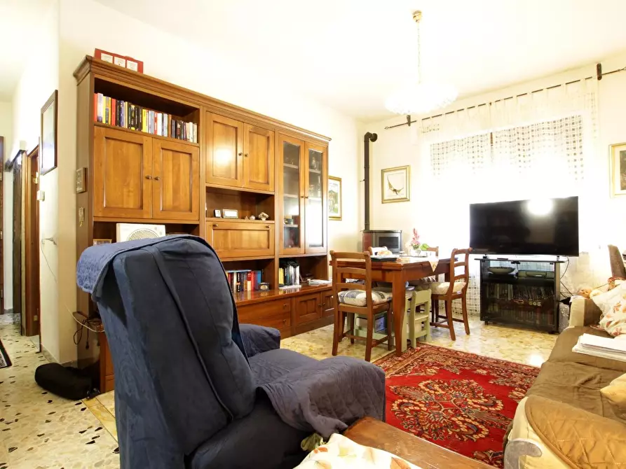 Immagine 2 di Appartamento in vendita  a Monticiano