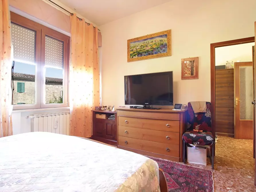 Immagine 13 di Appartamento in vendita  a Monticiano