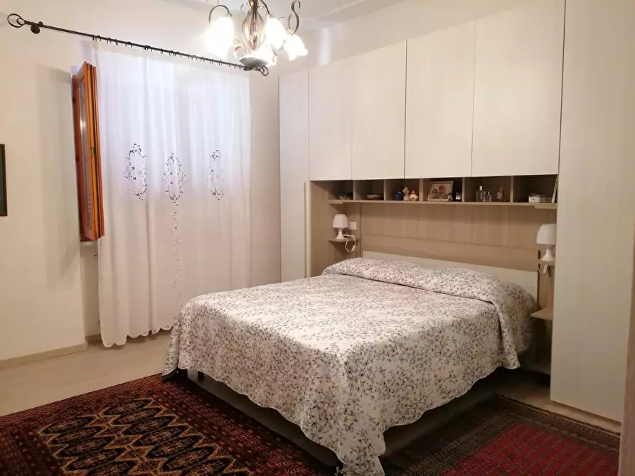 Immagine 18 di Villa in vendita  a Carrara