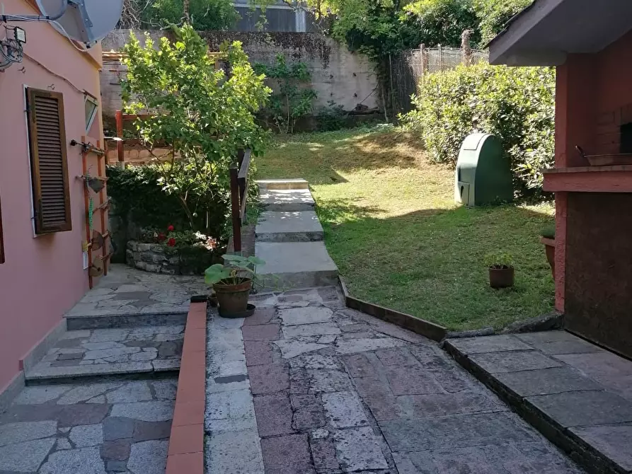 Immagine 25 di Villa in vendita  a Carrara