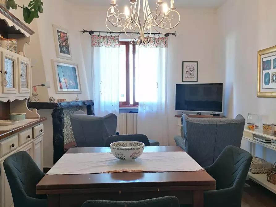 Immagine 7 di Villa in vendita  a Carrara