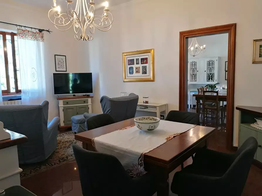 Immagine 8 di Villa in vendita  a Carrara