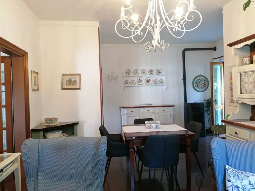 Immagine 6 di Villa in vendita  a Carrara