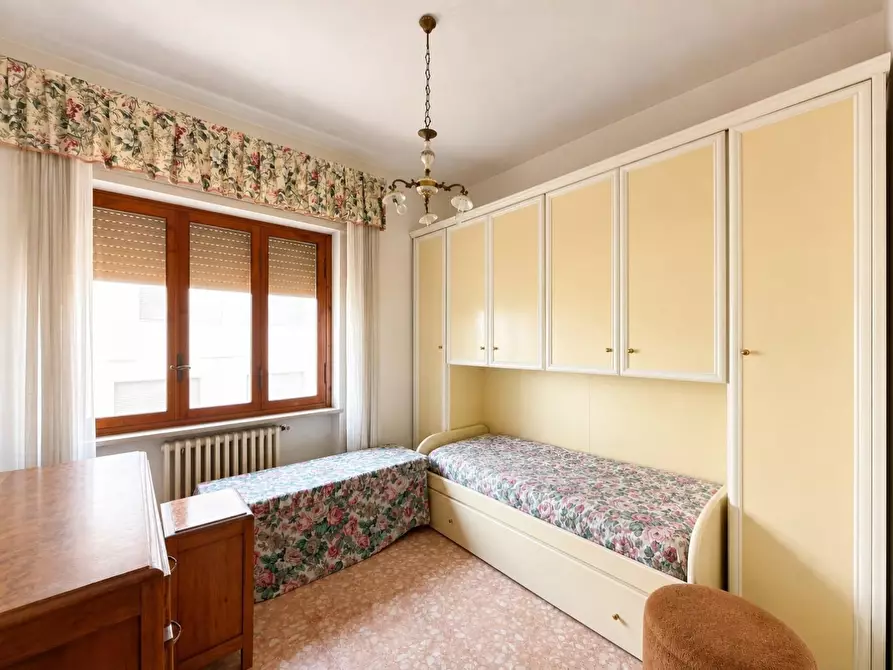 Immagine 12 di Villa in vendita  a Lucca