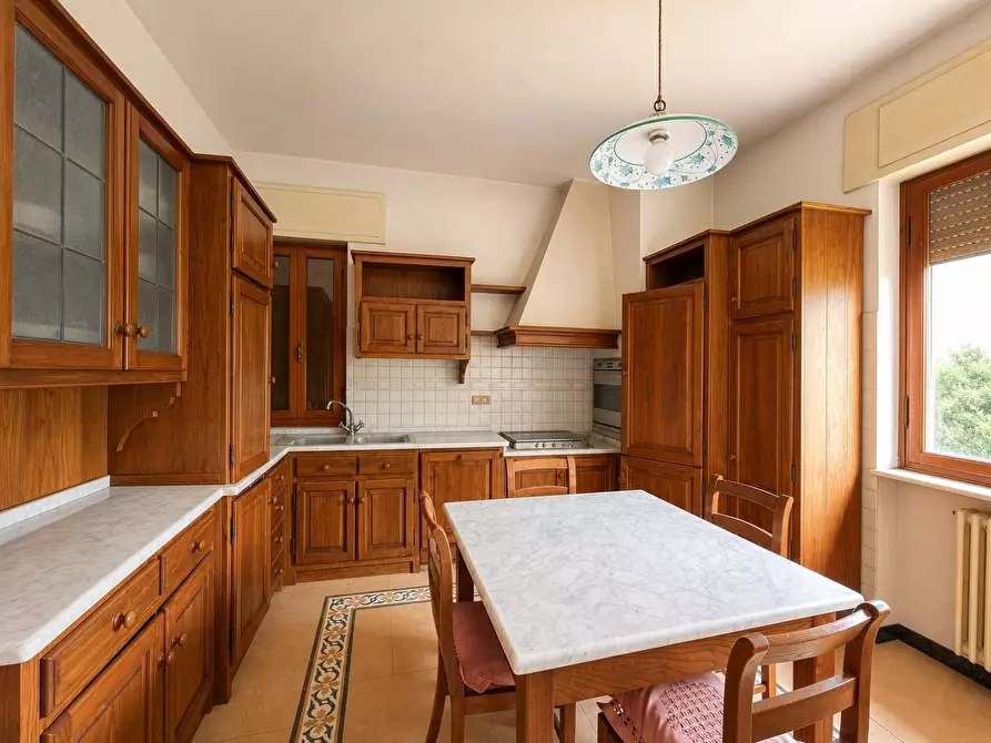 Immagine 7 di Villa in vendita  a Lucca