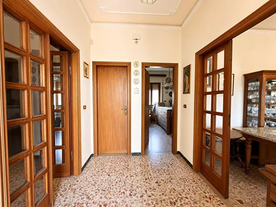 Immagine 16 di Villa in vendita  a Lucca