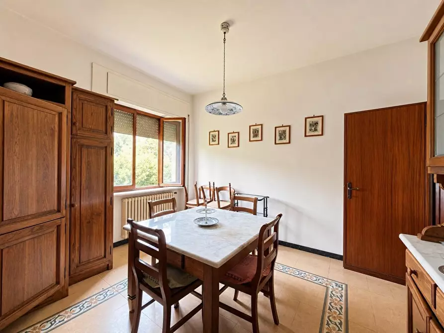 Immagine 8 di Villa in vendita  a Lucca