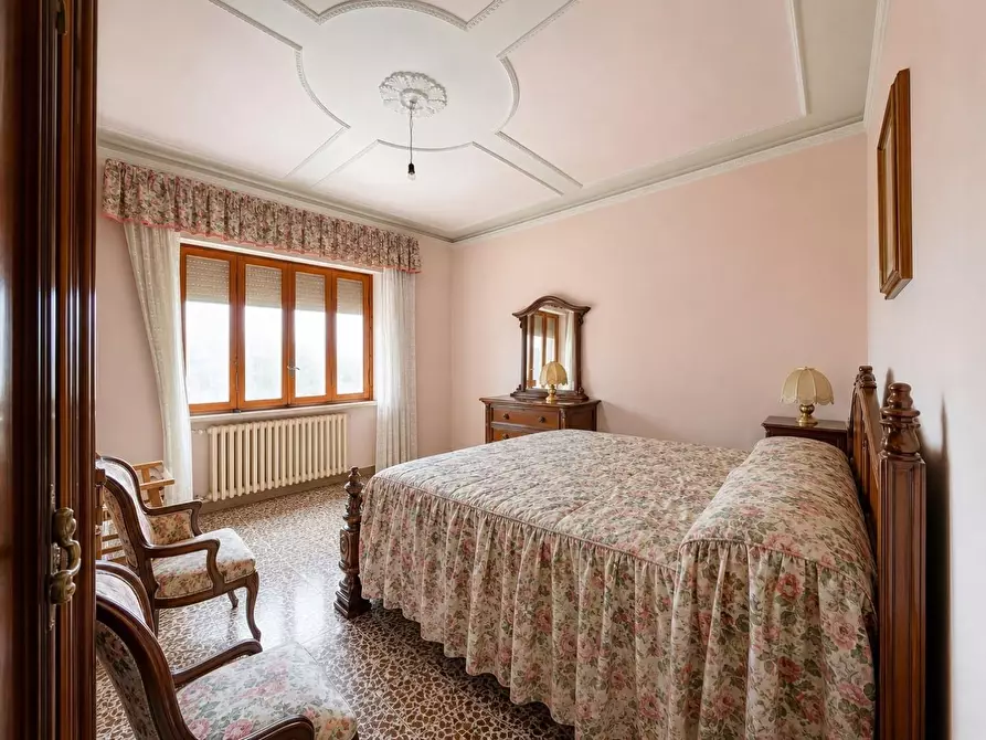 Immagine 10 di Villa in vendita  a Lucca