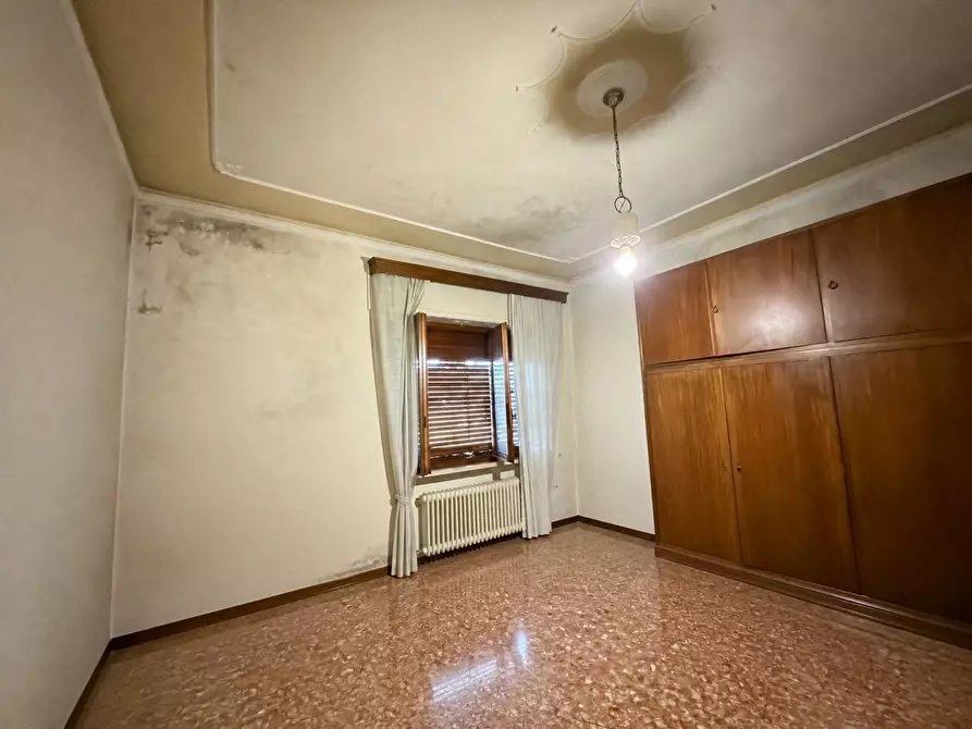 Immagine 14 di Villa in vendita  a Lucca