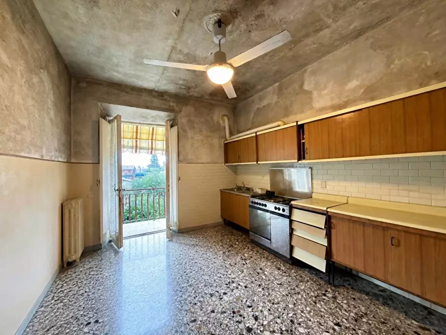 Immagine 6 di Villa in vendita  a Lucca