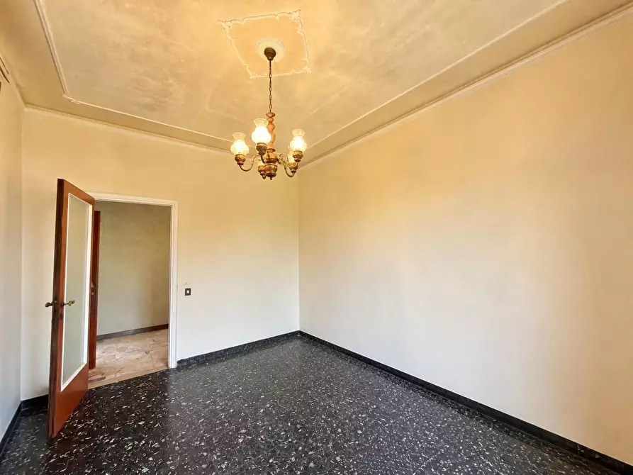 Immagine 4 di Villa in vendita  a Lucca