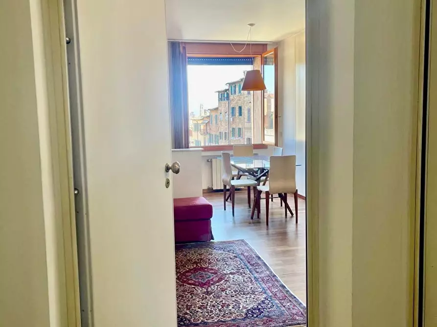 Immagine 18 di Appartamento in vendita  a Siena