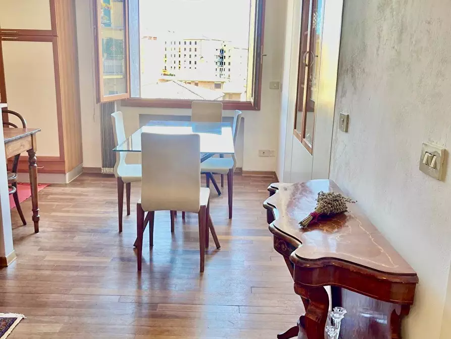 Immagine 11 di Appartamento in vendita  a Siena