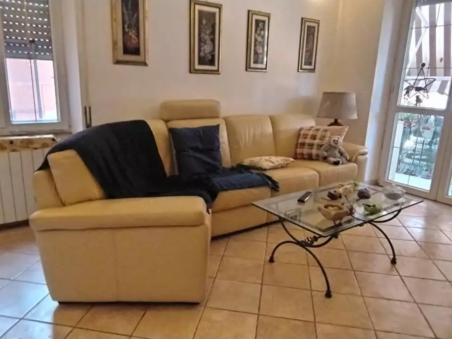 Immagine 3 di Appartamento in vendita  a Massa