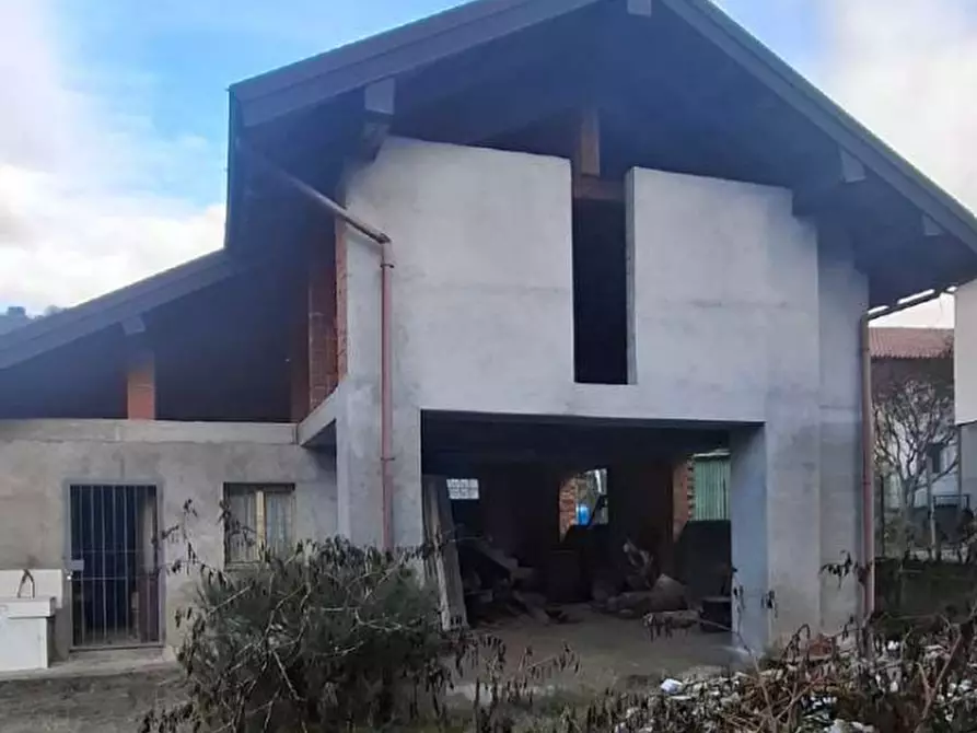 Immagine 3 di Casa indipendente in vendita  a Sesto Calende